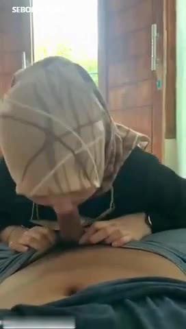 Sepongan Gadis Hijab Manis Buat Kenang-kenangan Pacar