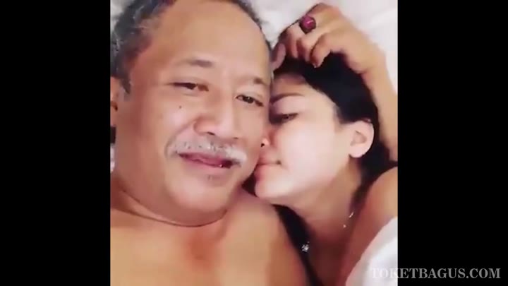 Viral Video Skandal Kakek Legend Vs Abg Siswi SMU (new)