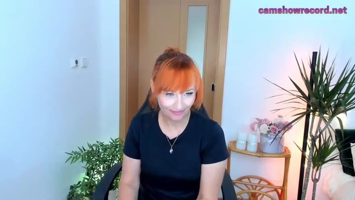 Webcam Model naughtymilane Videos