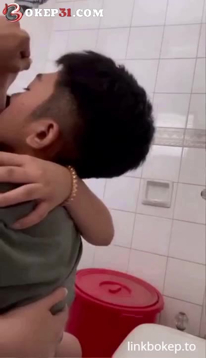 Kakak Adik Di Toilet Rumah Eps 3