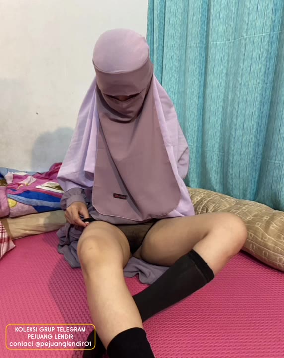 Ukti Dewi 4  Pamerin Memek Buat Ustad Biar Cepat Ange  Poophd