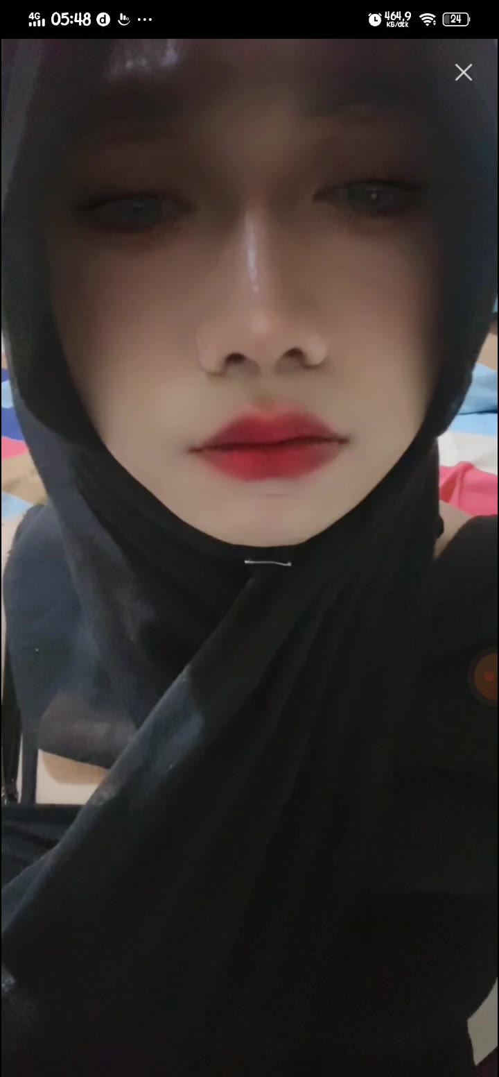 Hijab Toge Main Lidah