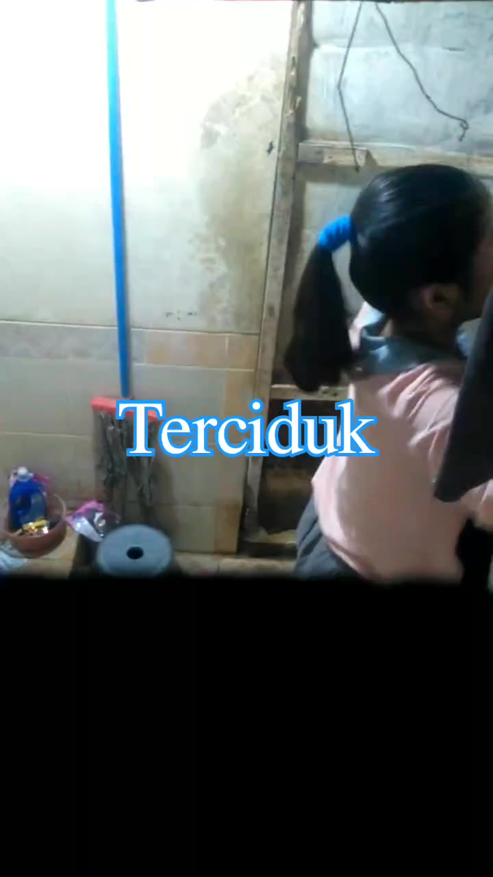 Bokep Ketauan Ngintip Tetangga Lagi Mandi