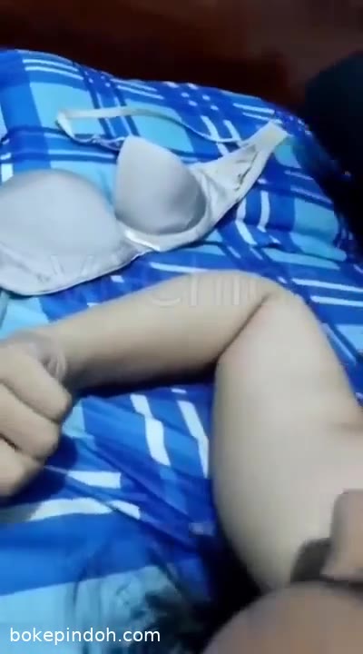 Menikmati Tubuh Gadis Michat